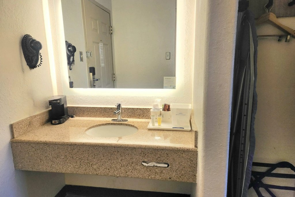 Howard Johnson by Wyndham Galveston