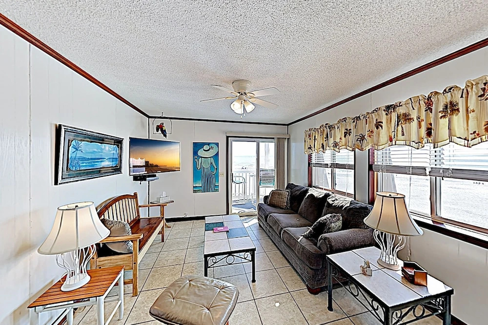 Oceanfront Condo w/ Pool - Steps to the Sand! condo