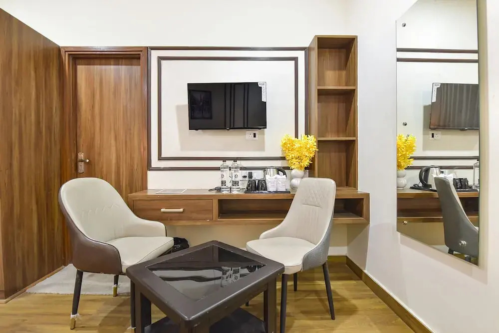 FabHotel LFC