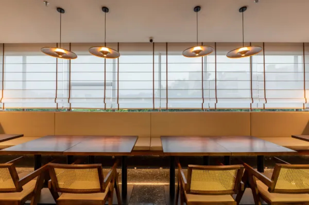 Yuezhi Light Hotel(Guangzhou Eastern Railway Station Yantang Metro Station Store)