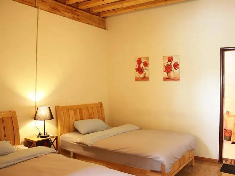 Lijiang Hefenghut Inn