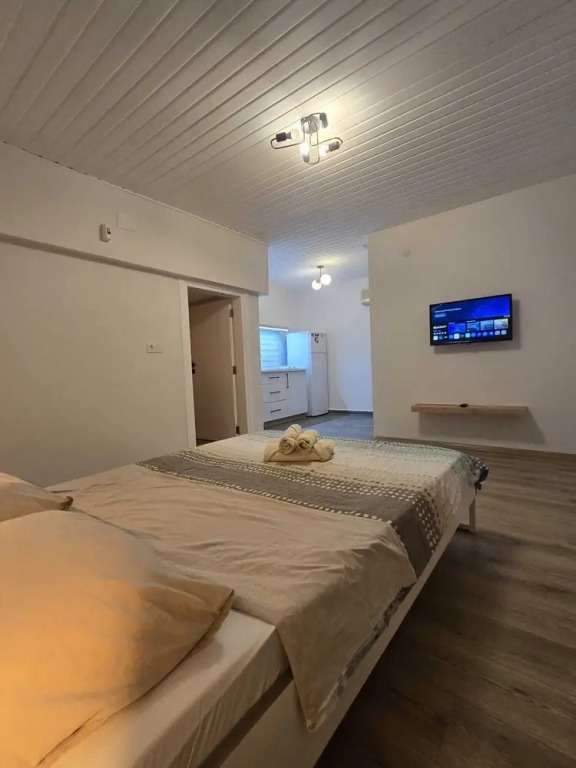 VILLA OLINDA 4 BED with huge garden
