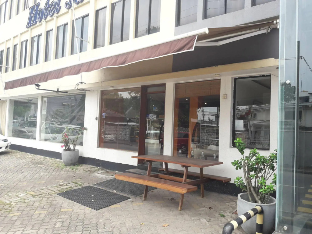 Hotel Janaki