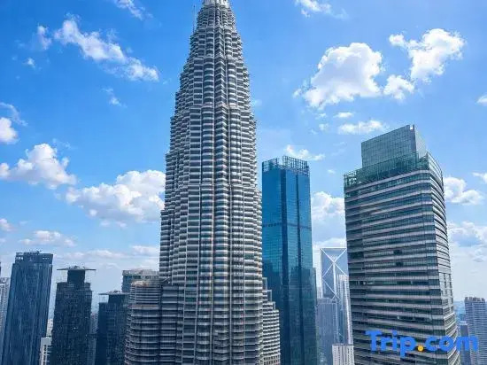 sky suites klcc by Sweet home Apartment