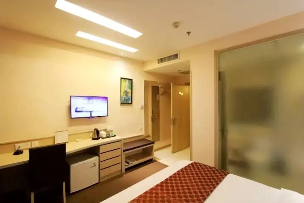 Vienna International Hotel(Qingdao Liuting Airport High Speed Railway North Station)