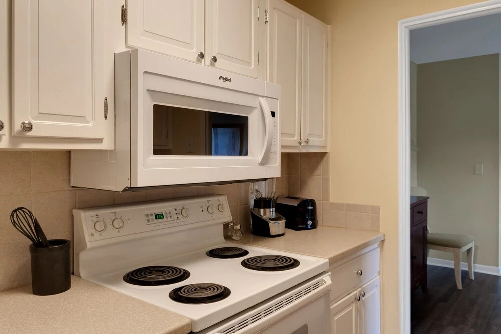 Harbour Town at Sea Pines Spacious 3 Bedroom 3 Condo by RedAwning