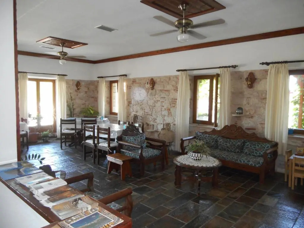 Pythaïs Hotel