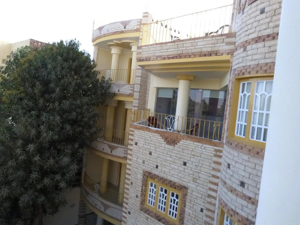 Spring Hotel Luxor