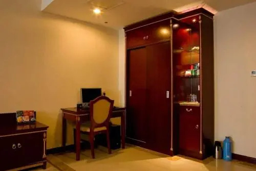 Niaochao Commercial Hotel