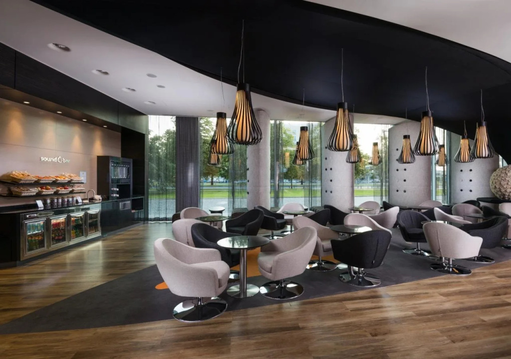 Sound Garden Hotel Airport