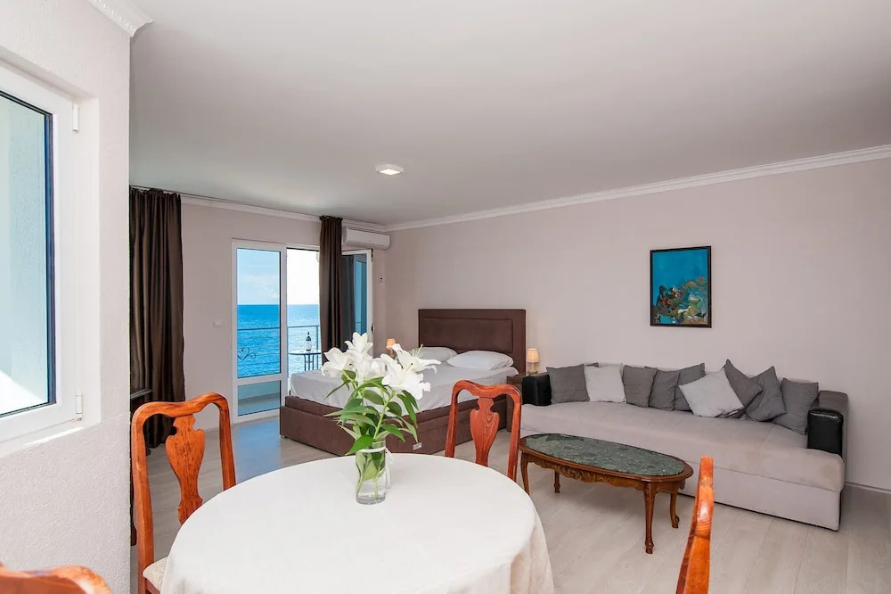 Open Sea Apartments