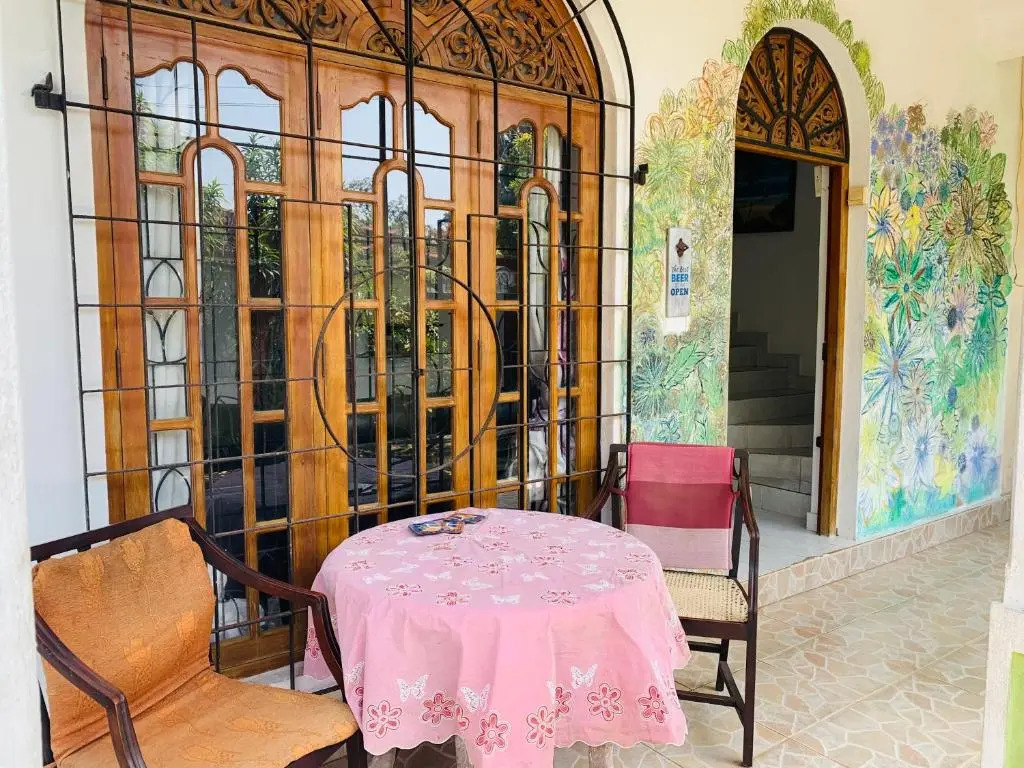 Hide Out Apartment
