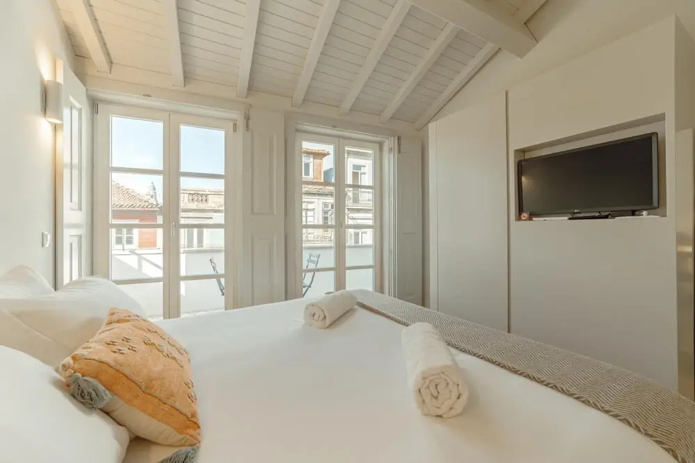 Downtown Deluxe Duplex by Homing