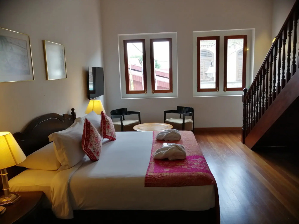 Heeren Straits Hotel