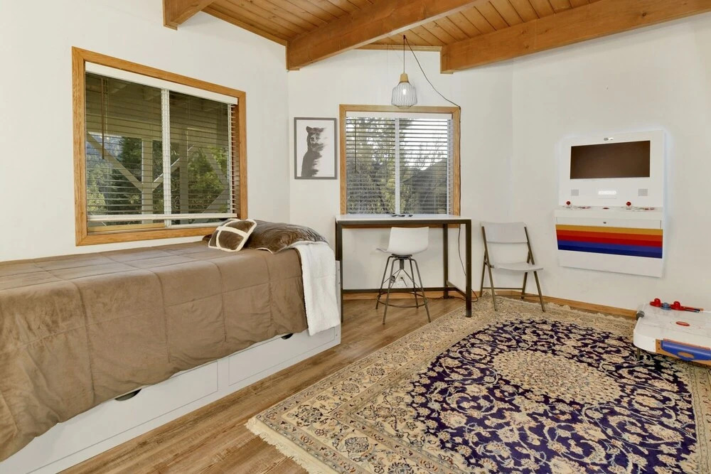 2212-canyon Crest Castle 4 Bedroom Home by Redawning