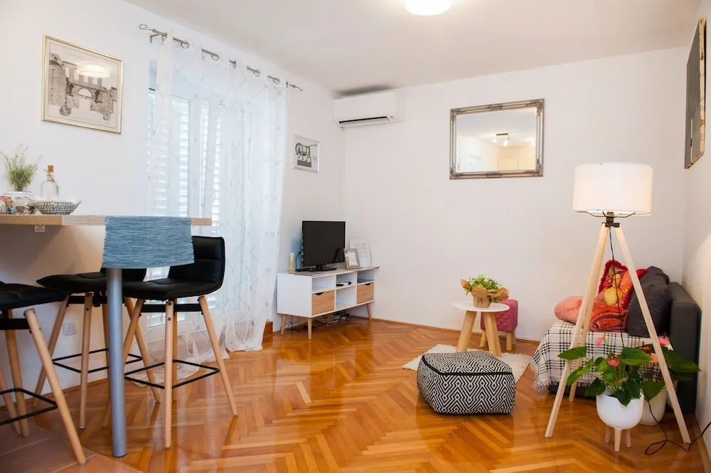 Apartment Dumaneo Art