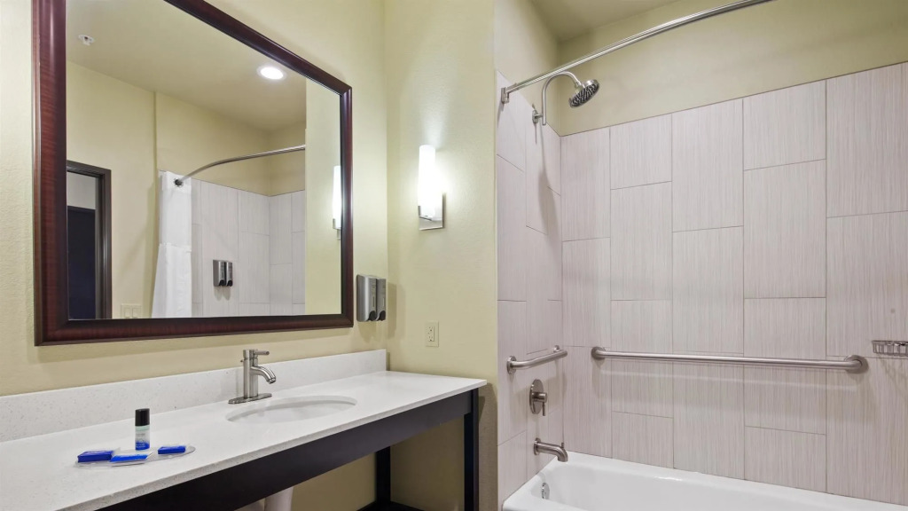 Best Western Lindsay Inn & Suites