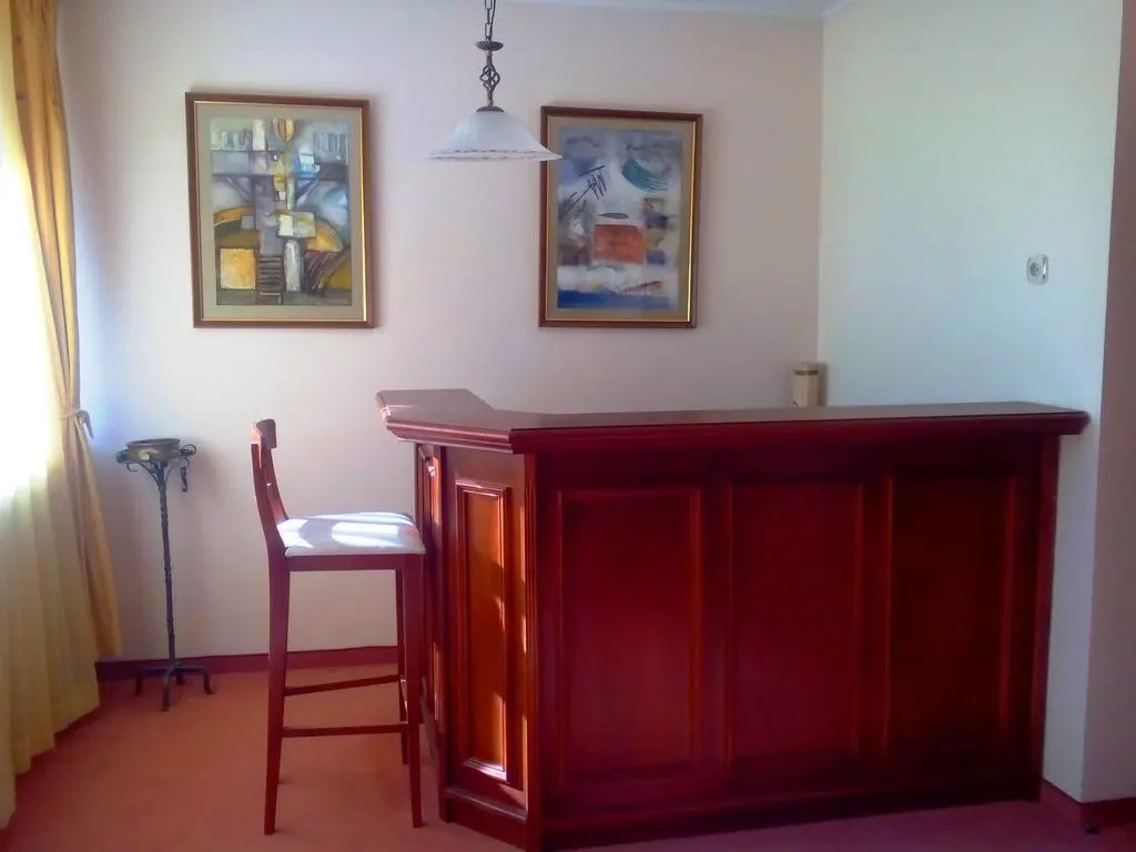 Elina Hotel
