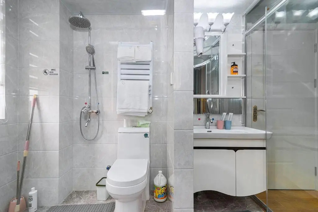 LuoYang LuoLong·DaZhaoGuoJi Square· Locals Apartment 00176120