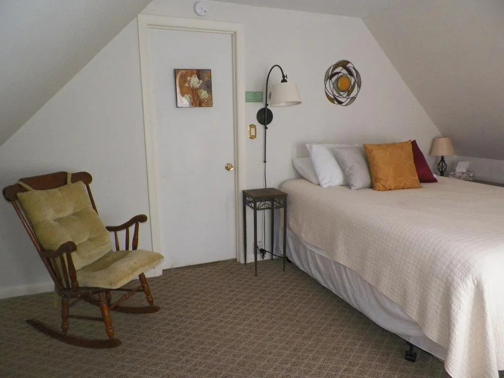 The Whitetail Inn and Suites- Lincoln
