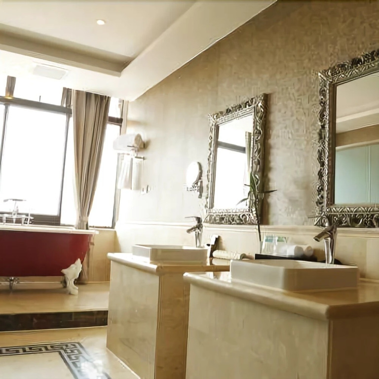 Pingjiang Sunshine Bamboo Hotel (Tianyue Bus Station)