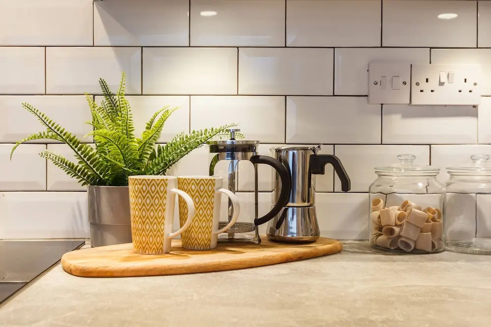 Stylish Town Centre House - 300Mbps, Parking & Sunny Decking