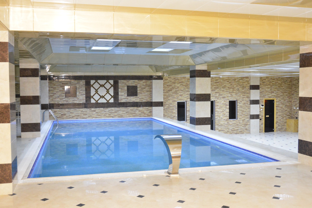 Deluxe Hotel