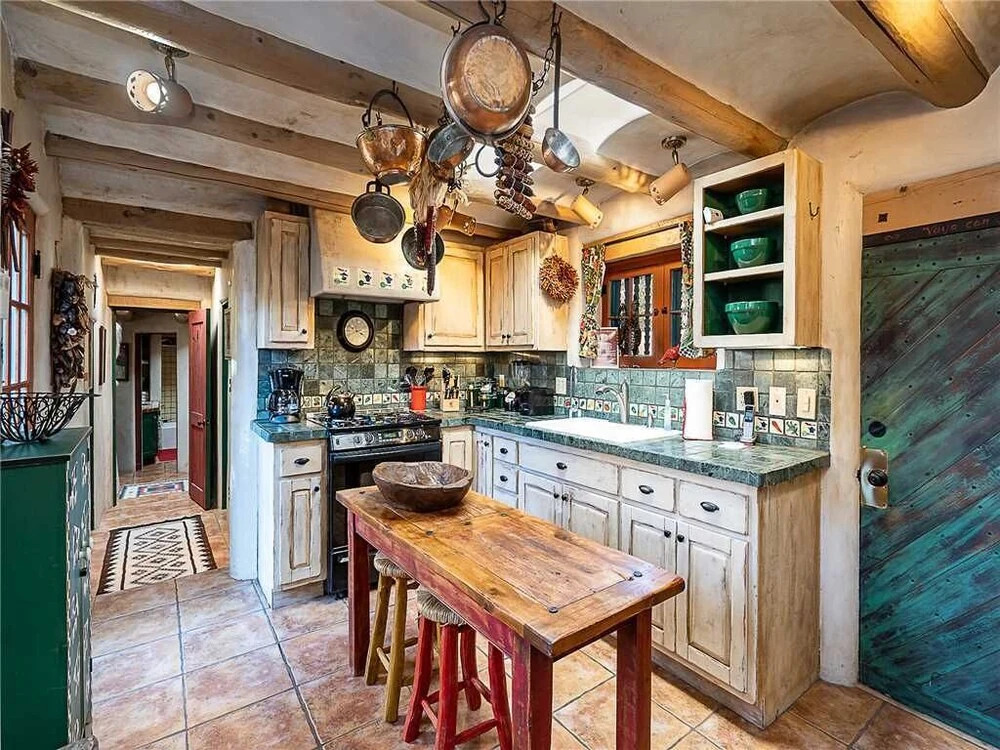 Cowboy On The Acequia, 2 Bedrooms, Fireplaces, Washer/dryer, Sleeps 4