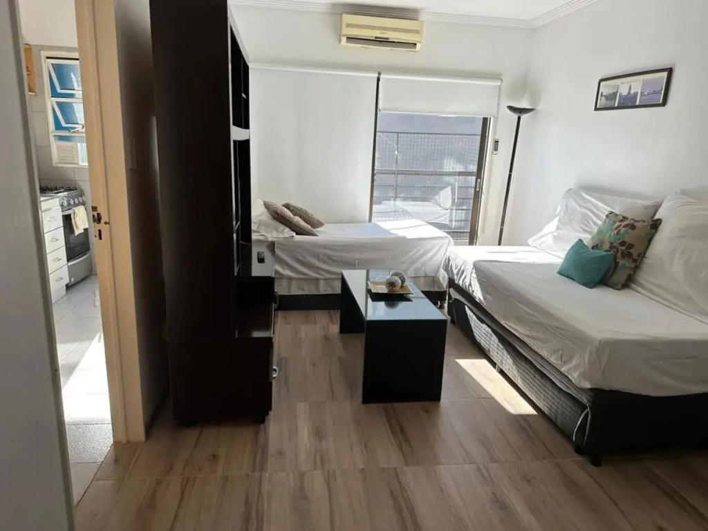 Alquilo por DIA SEMANA Y MES departamento en Palermo Rural Juncal y Oro 2-4 personas Piscina Cochera Wifi Gim Sauna Laundry SE SOLICITA SEÑA AL HUESPED Y su NUMERO DE CONTACTO