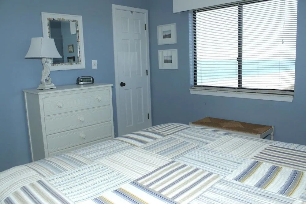 Xanadu III 805 - 4 Br Condo