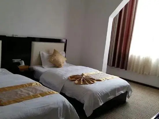Luodian Chuncheng Hotel