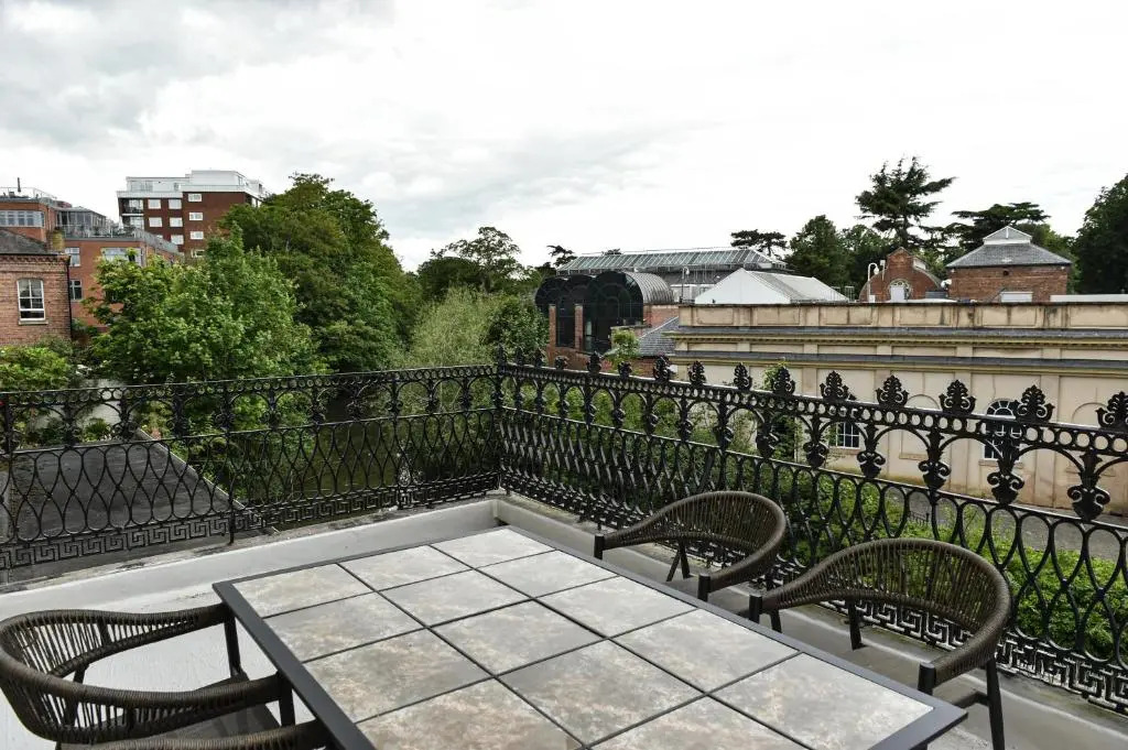 Victoria Colonnade Aparthotel