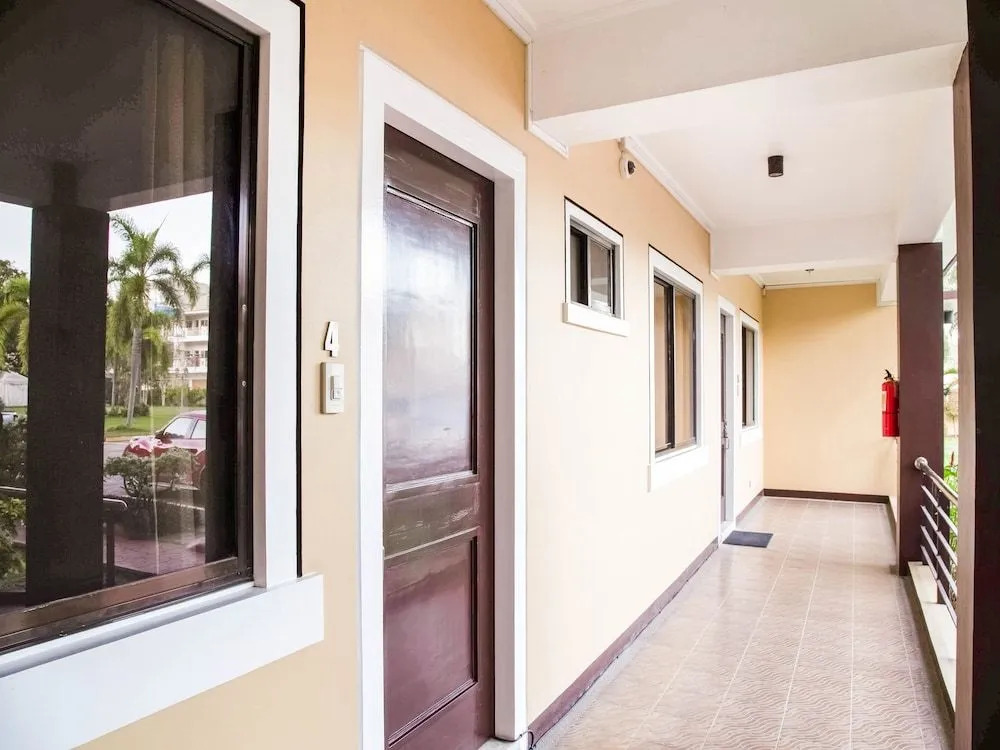 Oyo 211 las Palmeras Apartelle