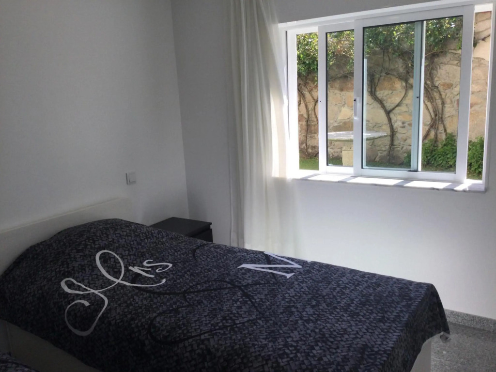 Room solo - Villa Ribeiro On Way to Santiago with Secure Bike Garage - Esposende