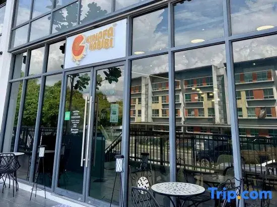 Urban Grey Family Room 8-10pax
