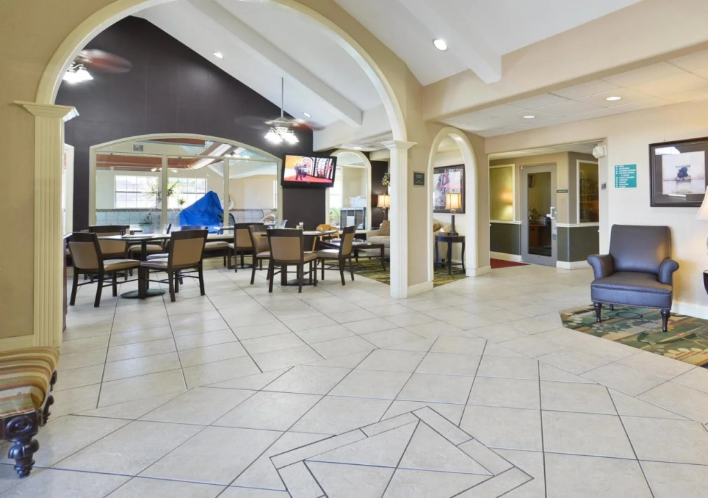 Best Western PLUS Tulsa Inn & Suites