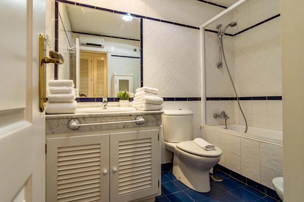 ADE10 - Casa Adelfas Ii by Roomservices