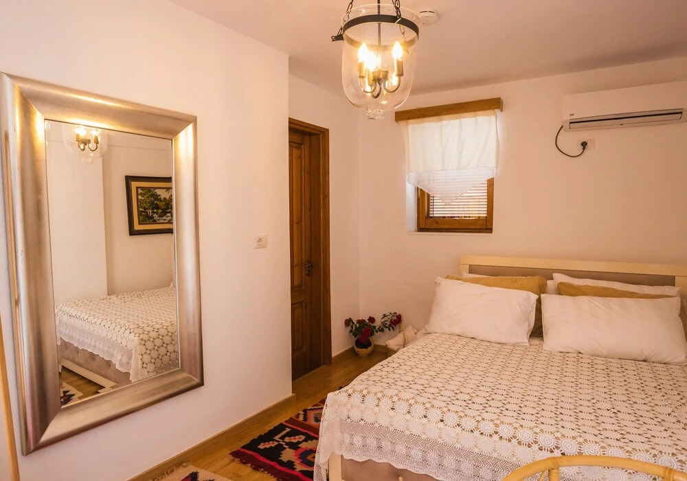 Albanian Coast - House - Stay 9 - Hottub - Petsok