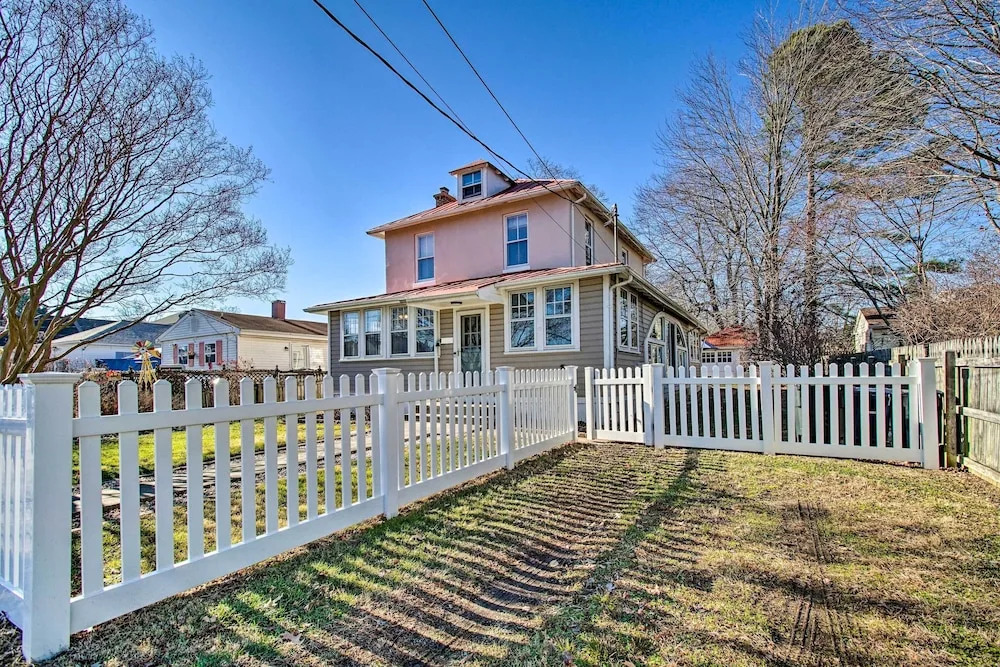 North Beach Cottage - Walk to Chesapeake Bay