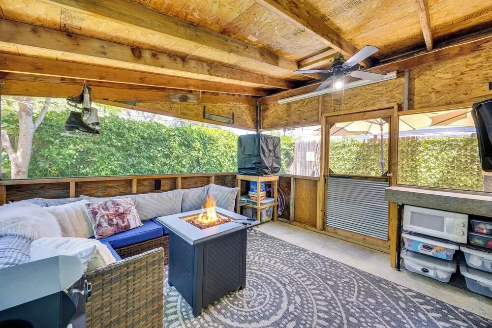 Las Animas Studio w/ Lush Backyard Paradise!