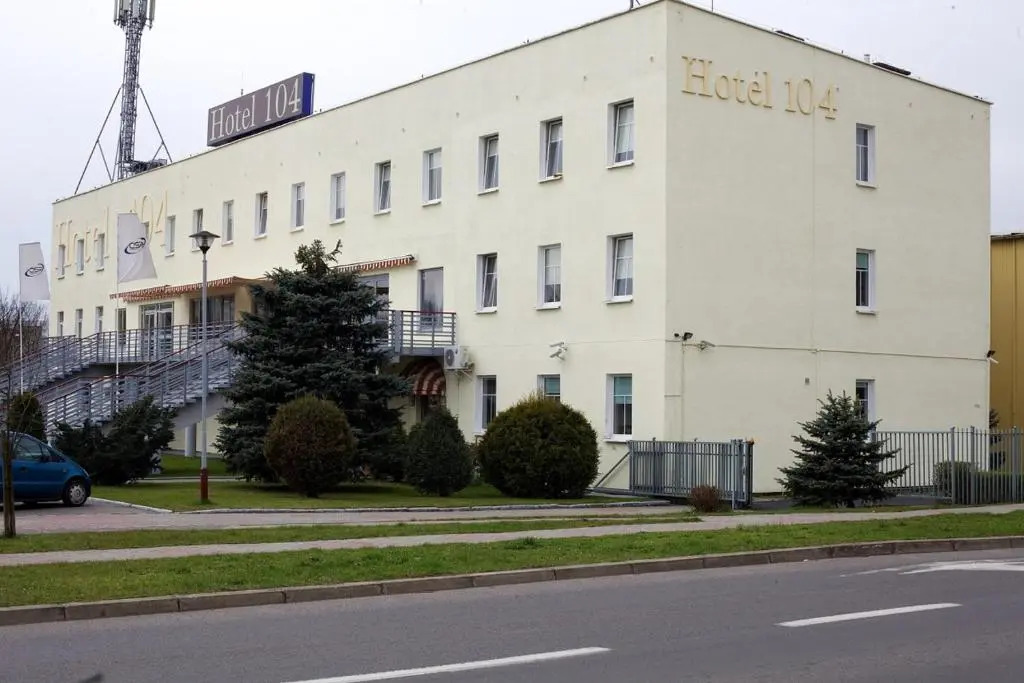 Hotel 104