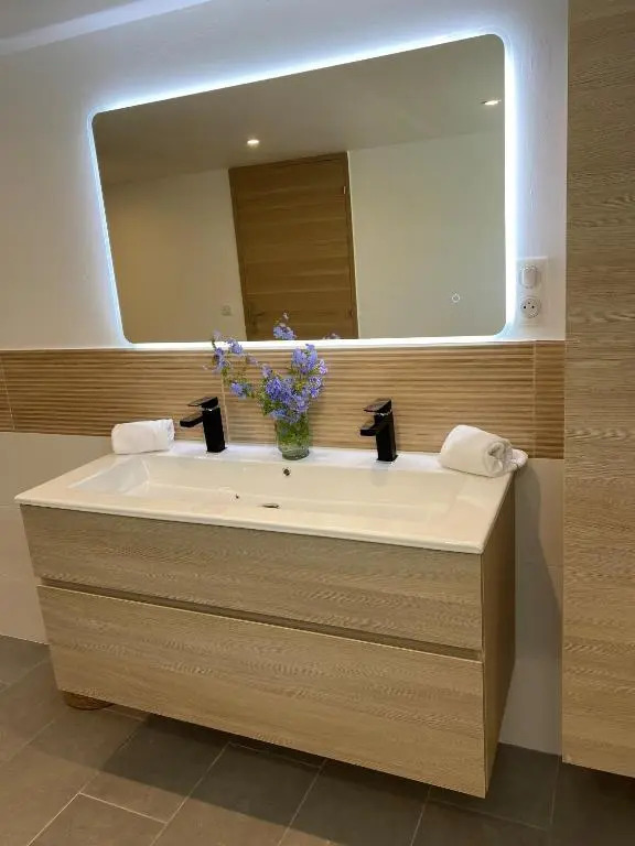 appartement rez de villa proche port et plages de Sanary
