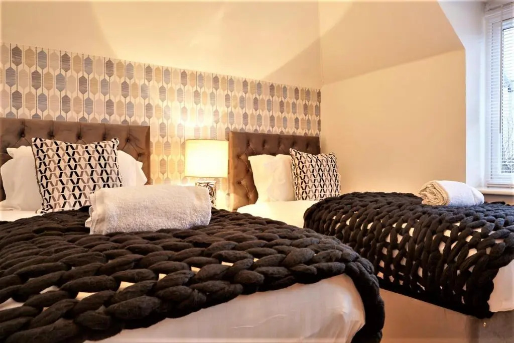 Savoy Court - Your Apartment