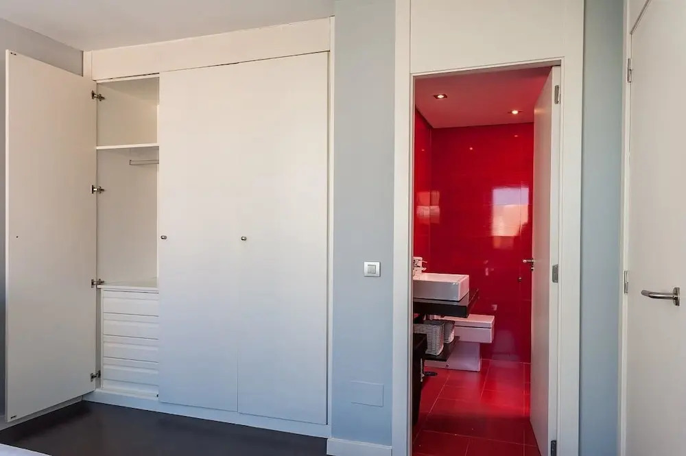 Roomspace Plaza Castilla Apartments