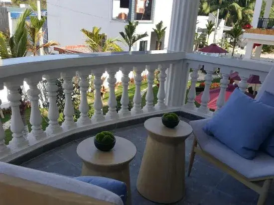 Sanya Haishi Pool Design Homestay (West Island Tourist Scenic Area)