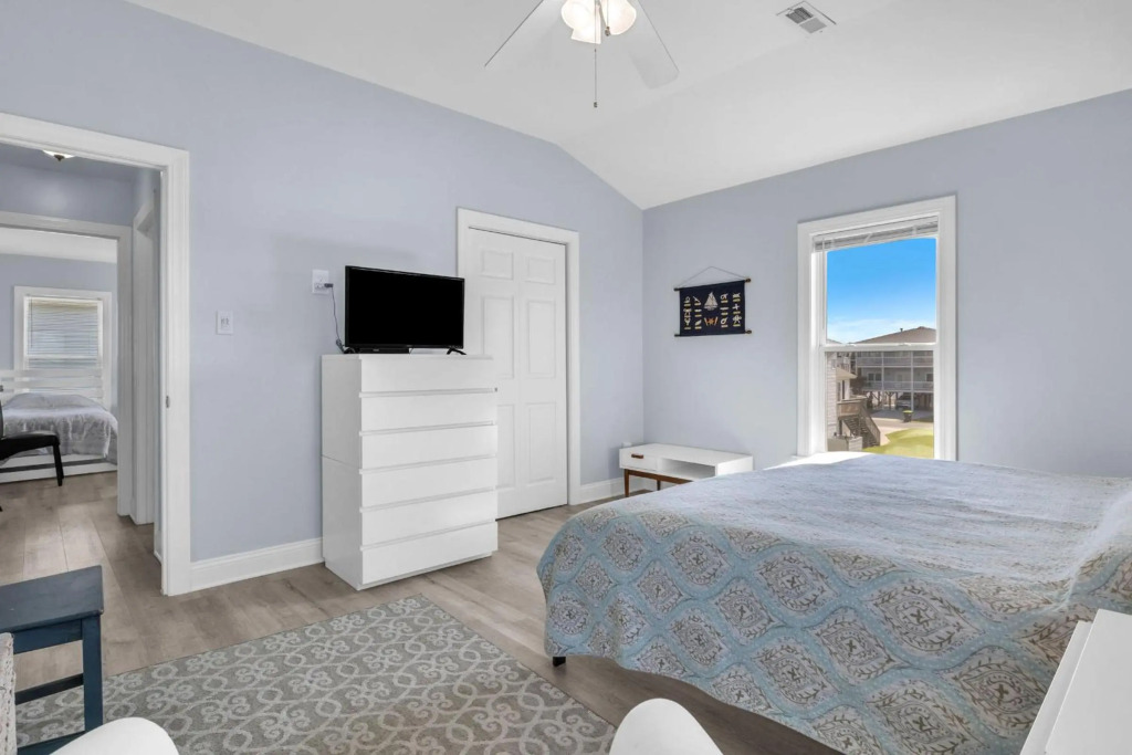 SeaSide by Oak Island Accommodations
