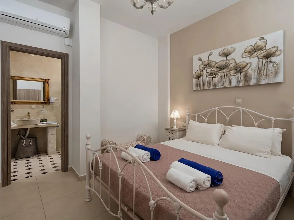 New Beautiful Complex With Villas and App, Big Pool, Stunning Views, SW Crete
