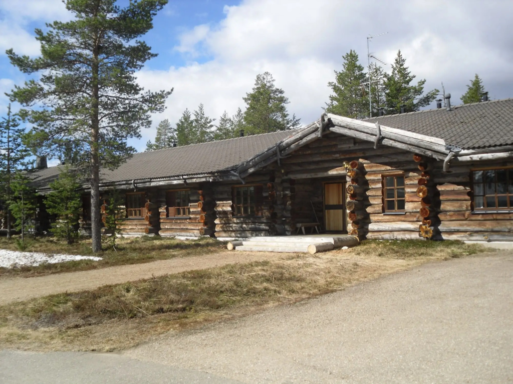 Saarikejo Log Chalet