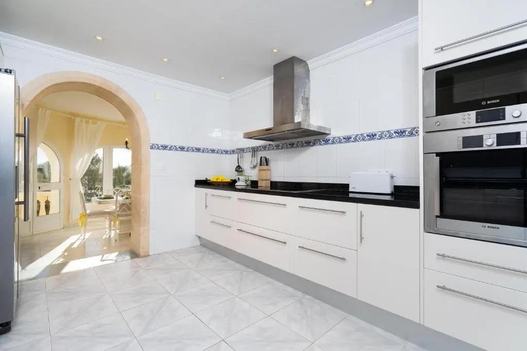 Villa Hermosa by Aguilarent