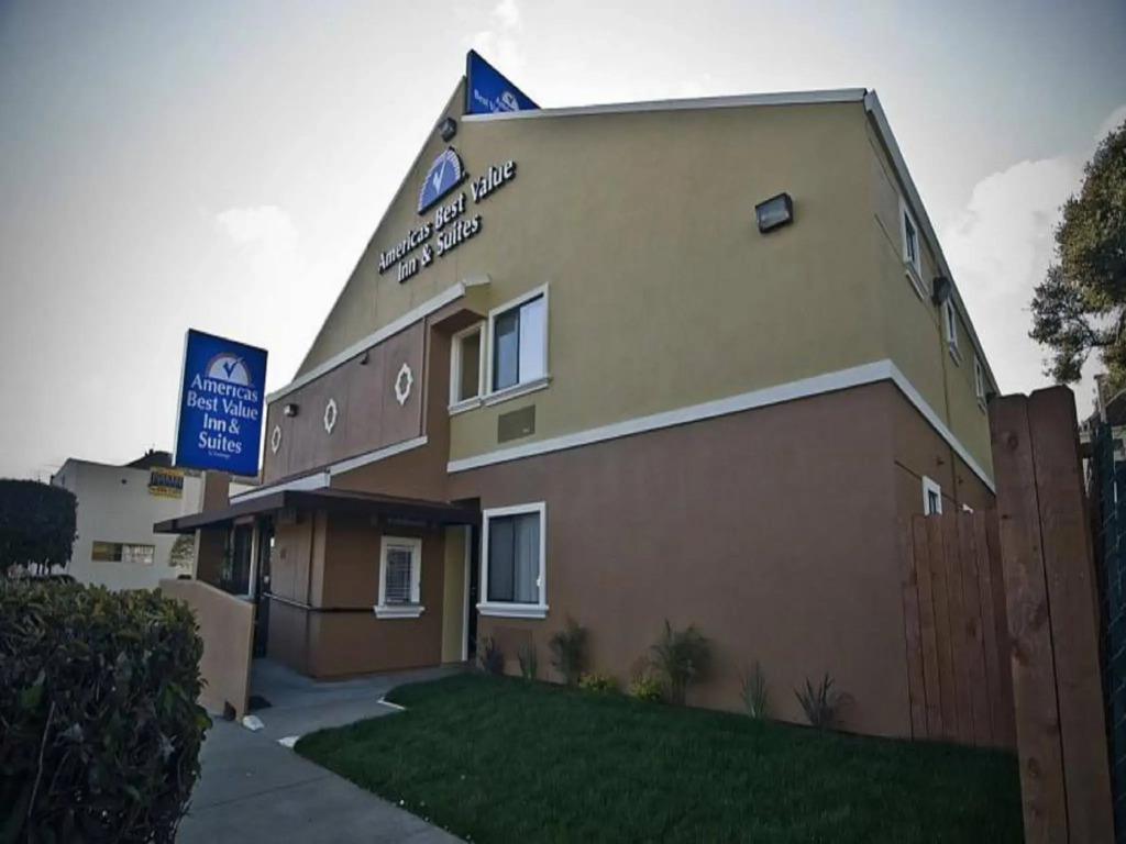 Inn by the sfo